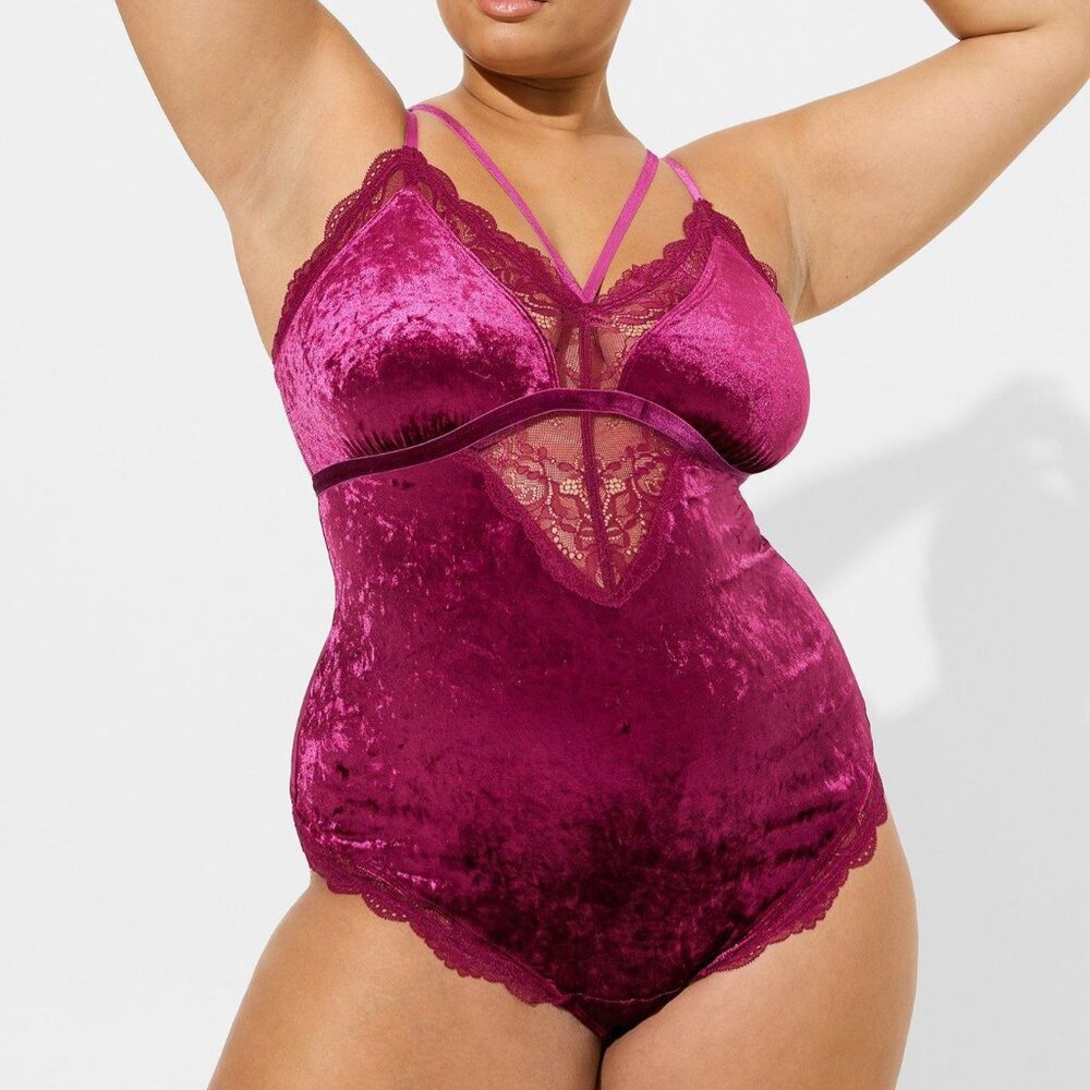 ❤️TORRID LINGERIE BODYSUIT VELOUR LACE TRIANGLE CUTOUT FUSCHIA THONG - PLUS SIZE